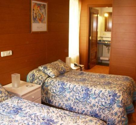 Pension Casa 400 Vitoria-Gasteiz Room photo